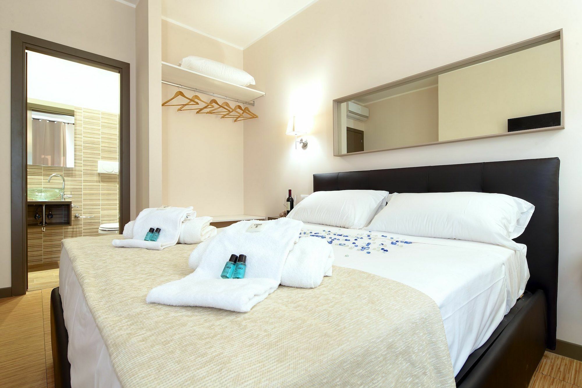 Colosseum Residence Roma Esterno foto